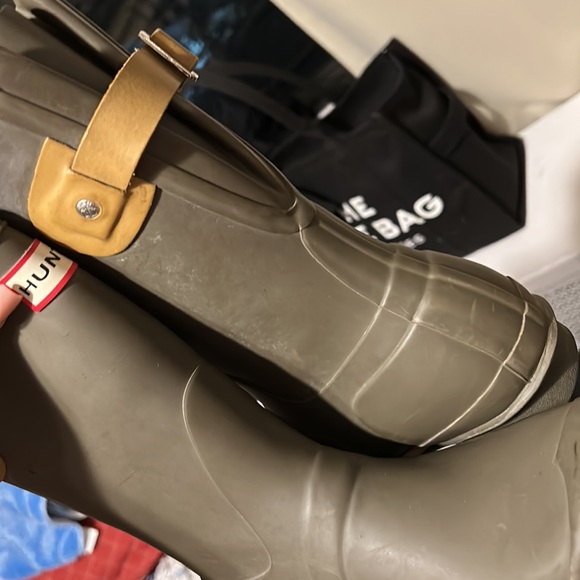 Olive hunter rain boots - Picture 6 of 7